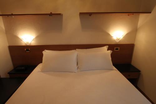 Street Hotel Comacchio Kültér fotó