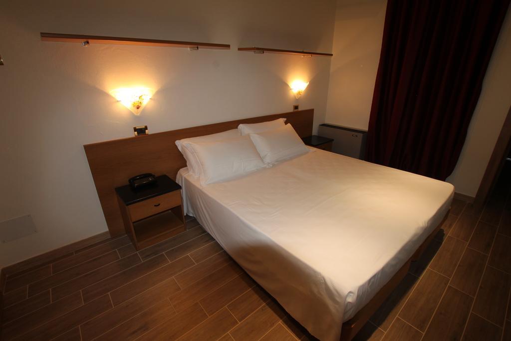 Street Hotel Comacchio Kültér fotó